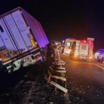 tirin bariyerlere carptigi kaza kamerada d4848d42d496