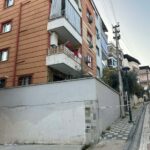 Turgutlu'da İnşaat Çalışmaları Sonrası İki Apartmanda Çatlaklar Oluştu, Tahliye Gerekti 1 turgutludaki tahliye edilen iki binada belediyeden inceleme 9160bf40c8b8