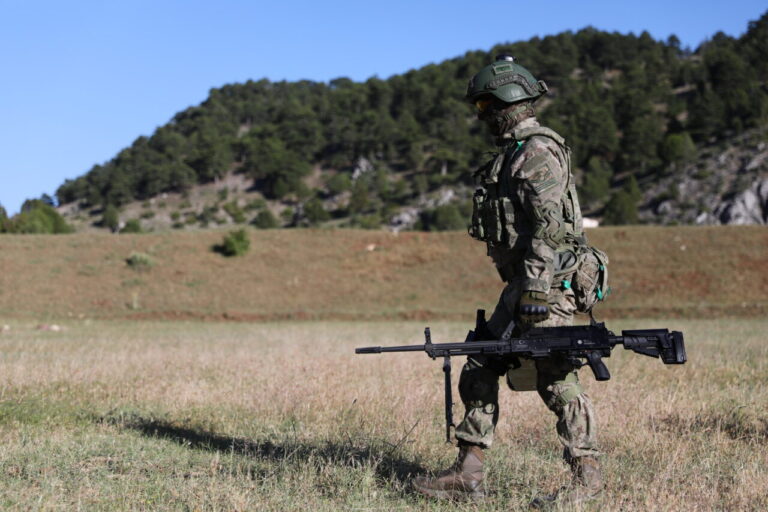Türkiye’nin İlk Yerli Modern Makineli Tüfeği Seri Üretime Hazırlandı
