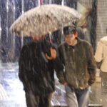 Van Merkezde Kar Yağışı Başladı, Vatandaşlar Beyaza Bürünmüş Sokaklarda Gezinti Yapıyor 5 van merkeze mevsimin ilk kari dustu 8a09d1a6d8d1