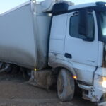 Buzlanma nedeniyle Erciş'te zincirleme kaza: 1 çocuk dahil 5 yaralı! 3 vanda 6 arac zincirleme kazaya karisti 5 yarali d22fedd5af55