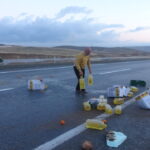 Buzlanma nedeniyle Erciş'te zincirleme kaza: 1 çocuk dahil 5 yaralı! 5 vanda 6 arac zincirleme kazaya karisti 5 yarali f4813bd98549