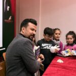 Mehmet Gönen, Mezun Olduğu Okulda Öğrencilerle Bir Araya Gelerek Eğlenceli Anlar Yaşadı 4 yazar gonen mezun oldugu ilkokulda ogrencilerle bulustu 62c59b8efa6b