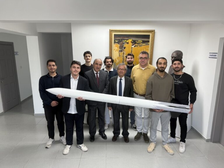 Genç Havacıların Başarısı Gökyüzünde: Girne Üniversitesi Roket Takımı 6 Bin Metreye Ulaştı