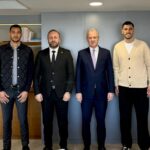 altayda baskan ve futbolcular mahmut ozgenerle bulustu 8218bdef96c7