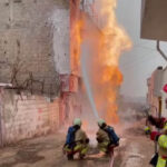 altyapi calismasinda dogal gaz hattinda patlama oldu mahsur kalanlari itfaiye kurtardi c8e6b2539d1a