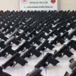 antalyada 393 ruhsatsiz tabanca ele gecirildi 2 gozalti 87c71facba45