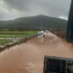 bodrumda saganak su dolan yolda kalan kamyonetin surucusu kepceyle kurtarildi f3fbf8398be8