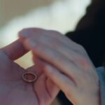 Uzak Şehir'deki Aşk Dolu Anlar İzleyicileri Ekrana Kilitledi 4 bu yuzuk bizim hikayemiz 138ece083ef1