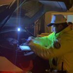 İnegöl'de dur ihtarına uymayan sürücü, 10 kilometrelik takibin ardından yakalandı ve 40 bin TL ceza aldı. 2 bursada dur ihtarina uymayan surucuye 40 bin 504 lira ceza aa77bb8a8d92