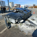 direksiyonda telefonla annesini aramak isterken kaza yapti a198f3d9aee4