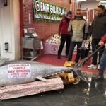 Düzce'de Yakalanan Dev Orkinos Samsun'da Satışa Sunuldu 7 duzcede avlanan 346 kiloluk orkinos samsunda satisa cikarildi c4b1aa742795