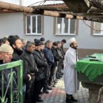 Çankırı'da Boğularak Öldürülen Genç Kadın Esra Muratoğlu'nun Cenazesi Defnedildi, Şüpheliler Adliyeye Sevk Edildi 2 evinde bogulan esra cankirida topraga verildi 6264ce795dc3