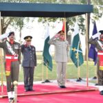 genelkurmay baskani orgeneral bayraktaroglu pakistan savunma bakani asif ile bir araya geldi 5609d81284ff