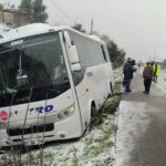hasarli kaza sonrasi yol kenarinda beklerken otobusun carptigi kisi topraga verildi 3b5980fe9103