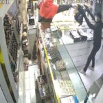 istanbul bahcelievlerde 3 milyon liralik altin hirsizligi kuyumcu soygunu kamerada 0065ae480fc8