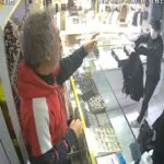 istanbul bahcelievlerde 3 milyon liralik altin hirsizligi kuyumcu soygunu kamerada 12b3007d264c