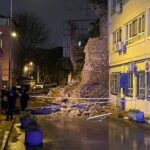 istanbul beyoglunda metruk binanin duvari coktu o anlar kamerada 4df7ff072c67