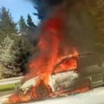 istanbul esenyurtta yanan otomobil hurdaya dondu 3bdde334696c