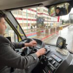 kalp krizi geciren yolcuyu hastaneye yetistiren otobus soforu 3 yil ambulans kullanmis 80bd78e0c9c5