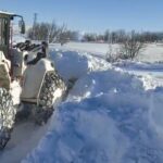 malatyada kardan kapanan 66 yerlesim yeri ulasima acildi acil hastalar saglikcilara ulastirildi a17d9211c4d4