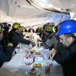 manisa valisi ozkan yeni yila madencilerle yer altinda girdi 576723a17828