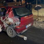 nevsehirde kamyonet otomobile arkadan carpti 4 yarali 4740e0cdb61b