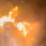 Darıca'da park halindeki otomobil ve cipte çıkan yangın itfaiye ekipleri tarafından kontrol altına alındı. 2 park halindeki otomobil ve cip alev alev yandi 8aaca51b1a0f