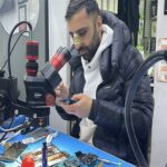 tartistigi musterisi ve arkadaslari tarafindan darbedildi o anlar kamerada bbfc31d3e428