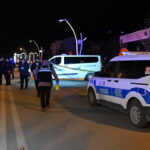 Kırıkkale'de Yılbaşı Kutlamasında Kavga: Polis Bıçakla Yaralandı, 6 Gözaltı! 1 yilbasi kutlamasinda cikan kavgaya mudahale eden polis bicakla yaralandi 9f11b9a52eca