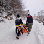 yolu kardan kapanan mahallede rahatsizlasan vatandas hastaneye ulastirildi ce94706ab66a