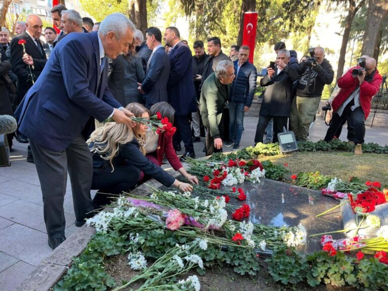 Zübeyde Hanım, Vefatının 103. Yılında İzmir’de Anıldı