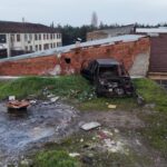 20 yildir is yerinin catisinda duran otomobili akan catiyi tamir etmek isteyince gordu 47a56d493517