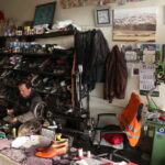 4 kizini zorlukla okutan ayakkabi tamircisi universitedeki kiz ogrencilerden ucret almiyor ea2ff3c3d0cc