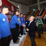 Adıyaman’da sporcular madalyaları depremde ölenlerin adına aldılar 3 adiyamanda sporcular madalyalari depremde olenlerin adina aldilar 832a7285e975