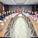 bakan bolat 2025te hizmetler dis ticaretinde net 635 milyar dolarlik fazla elde edildi 2801d4ce1df2