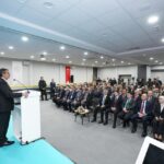 bakan tekin genc girisimcilerle bulustu 8f213cd49813