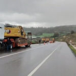 balikesirde asfalt yol saganak sonrasi coktu 0256e6b9abb0