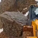 Bitlis'in 2 ilçesinde köy yollarında heyelan ulaşımı etkiledi 3 bitlisin 2 ilcesinde koy yollarinda heyelan ulasimi etkiledi 15df2c0b89aa