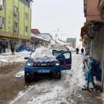 Çatıda biriken kar, jandarma aracının üzerine düştü: 2 yaralı 2 catida biriken kar jandarma aracinin uzerine dustu 2 yarali 202d4372628a