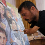 elleri olmayan ressam sevgililer gunu icin aldigi siparisleri hazirliyor f6ff6e31b39a