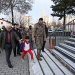 emniyet muduru sehit cocugunu okula birakti a2258195f0f2