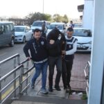 eski esini darbetti kendimi savunurken parmagim kirildi diyerek sikayetci oldu c2b26334b987