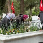 evlilik yil donumunde sehit olan binbasi yetisen mezari basinda anildi 2672a89552ff