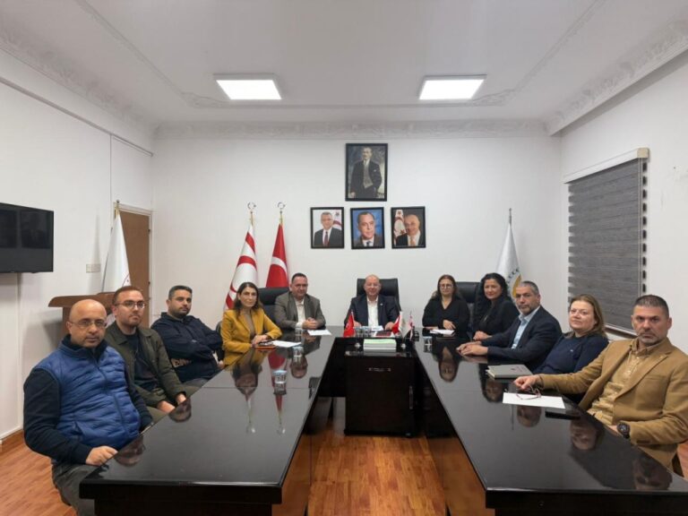 KKTC’de Tam Mesai Uygulaması Başladı: Grev Askıya Alındı, Kamu Hekim Yasası İçin Ortak Çalışma Kararı