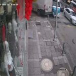 freni bosalan minibus yolcu minibusu ve yayaya ardindan da magaza duvarina carpti 2 yarali cc4db5e8c0d4