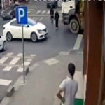 hafriyat kamyonunun carptigi 14 yasindaki kiz cocugu yaralandi ba0d41adc8ee