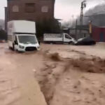 Hatay'da şiddetli sağanak sele neden oldu; araçlarında mahsur kalanlar iş makineleriyle kurtarıldı 8 hatayda siddetli saganak sele neden oldu araclarinda mahsur kalanlar is makineleriyle kurtarildi 70b1867d9731