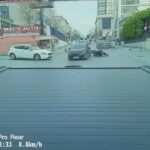istanbul atasehirde caddede ilerleyen otomobil ara sokaktan cikan motosikletliye carpti 3c94ee07d128