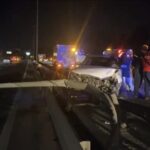 istanbul bakirkoyde otomobil bariyerlere carpti 2 yarali f0cdf01e94c5